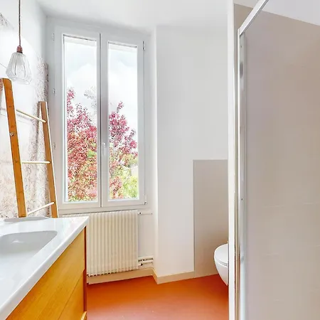 Prázdninový dům 5 Bedroom Nice In *
